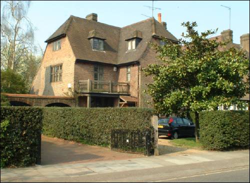 053 Hampstead Way